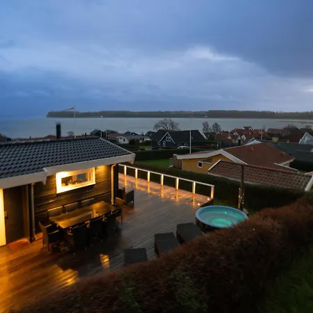 3 Bedroom Pet Friendly In Сasa de vacaciones Hejls